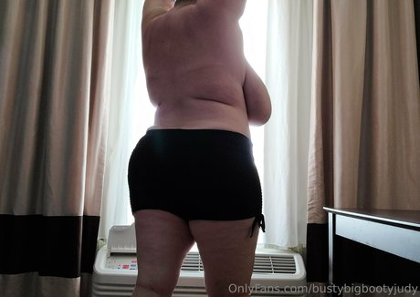 Bustybigbootyjudy