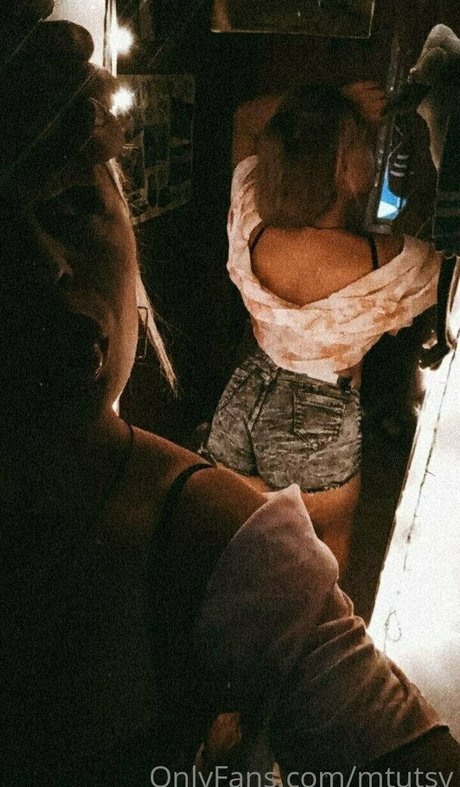 Foto di nudo di fuga di OnlyFans di Mtutsy