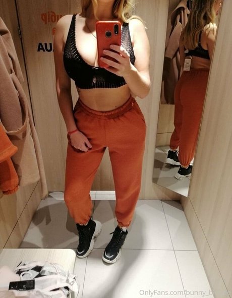 Foto di nudo di fuga di OnlyFans di Bunnyblondee