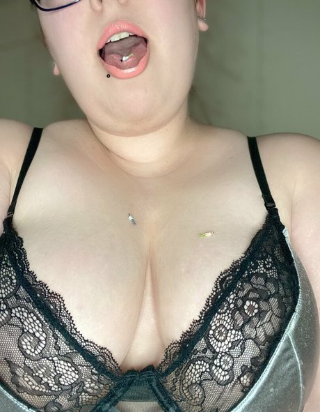 Foto di nudo di fuga di OnlyFans di Misshoneycatt