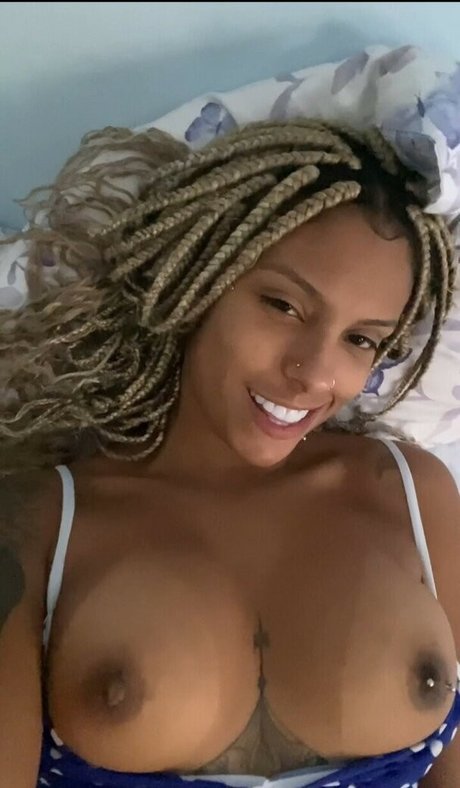 Foto di nudo di fuga di OnlyFans di Kesia Lins