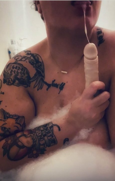 Foto di nudo di fuga di OnlyFans di Ollymcfly