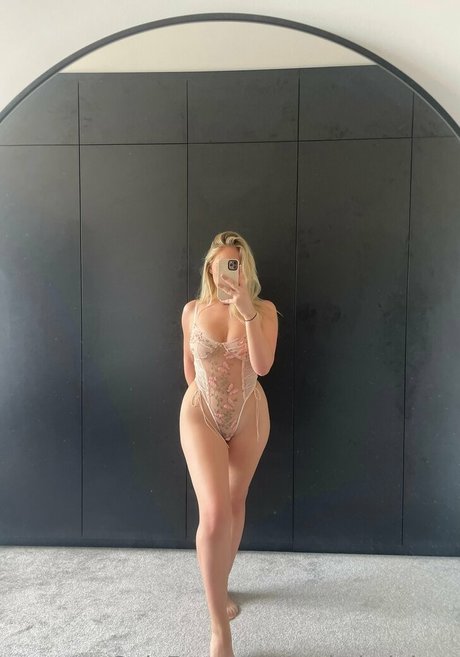 Foto di nudo di fuga di OnlyFans di Rosieknightx