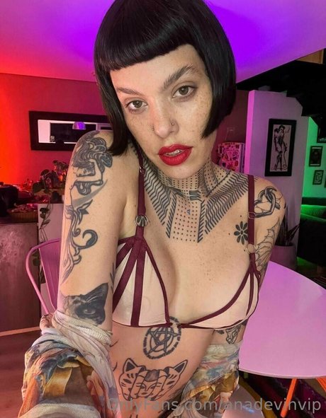 Foto di nudo di fuga di OnlyFans di Anadevinvip