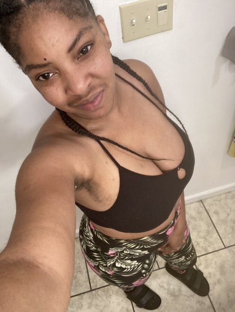Foto di nudo di fuga di OnlyFans di Neisha R