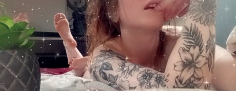 Foto di nudo di fuga di OnlyFans di Louise