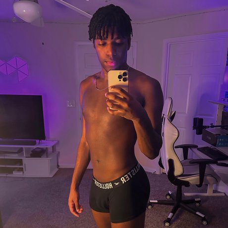 Foto di nudo di fuga di OnlyFans di  