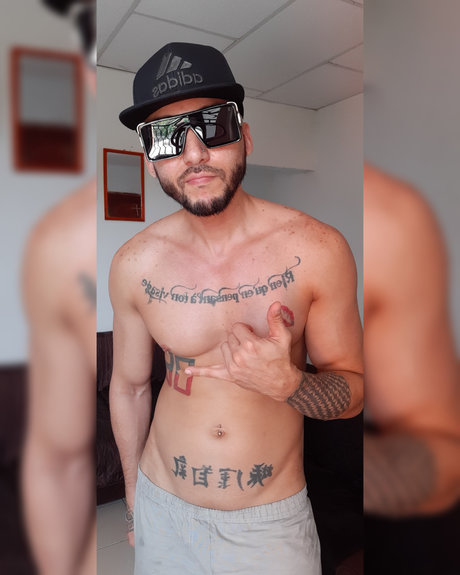 Foto di nudo di fuga di OnlyFans di  Yorsh Daddy Vip
