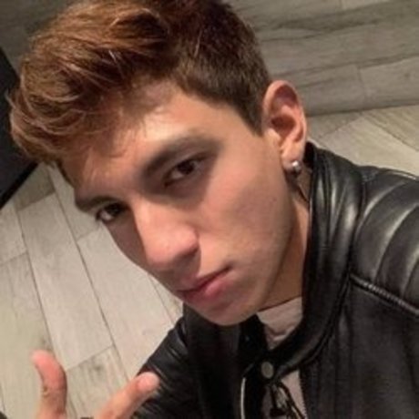 Foto di nudo di fuga di OnlyFans di Charly Mala Fama 30k 