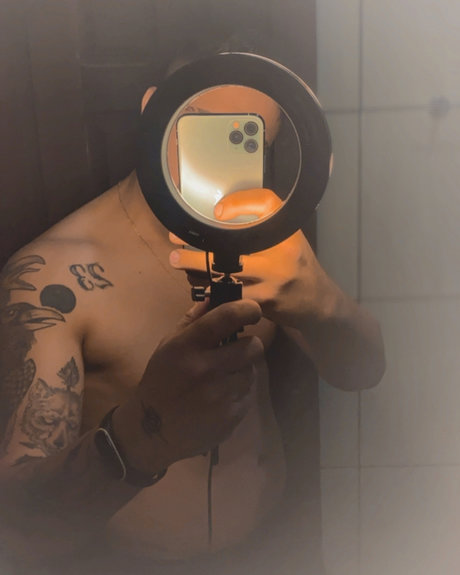 Foto di nudo di fuga di OnlyFans di Rafael Bruzinga