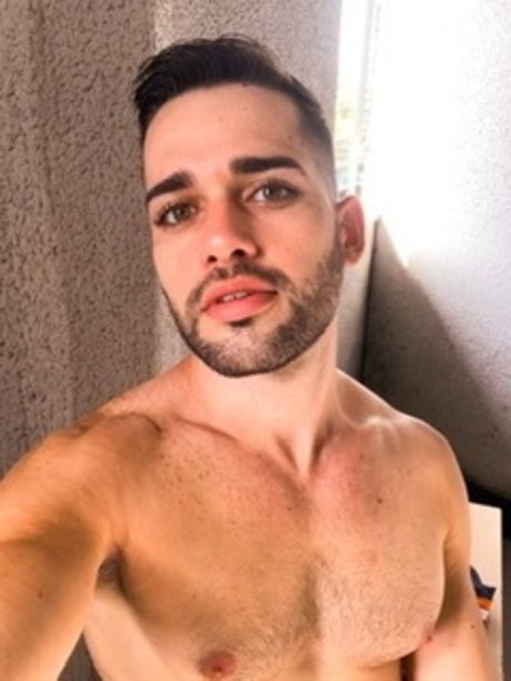 Foto di nudo di fuga di OnlyFans di Geoan