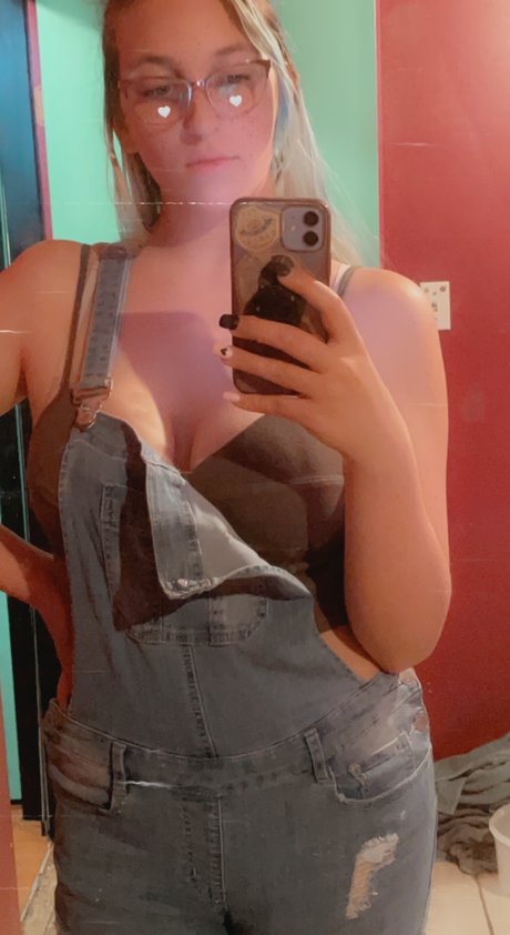 Foto di nudo di fuga di OnlyFans di Kitten