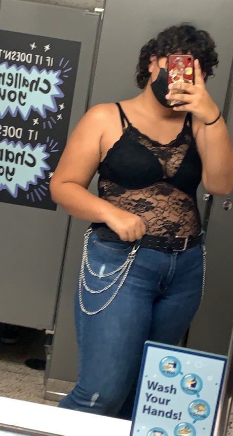 Foto di nudo di fuga di OnlyFans di Karamie