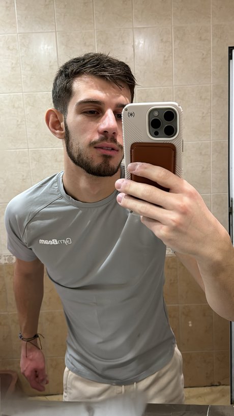 Foto di nudo di fuga di OnlyFans di Daddydragun