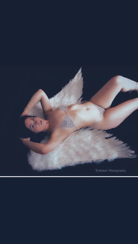 Foto di nudo di fuga di OnlyFans di Sativasfreak