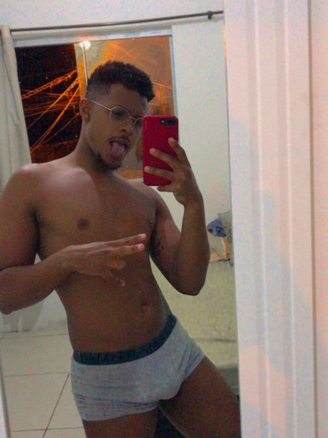 Foto di nudo di fuga di OnlyFans di Murilo Marques