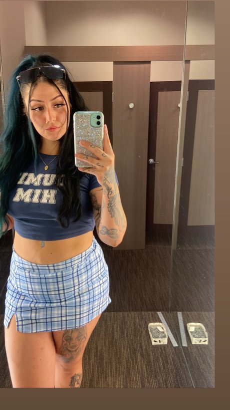 Foto di nudo di fuga di OnlyFans di Ramona