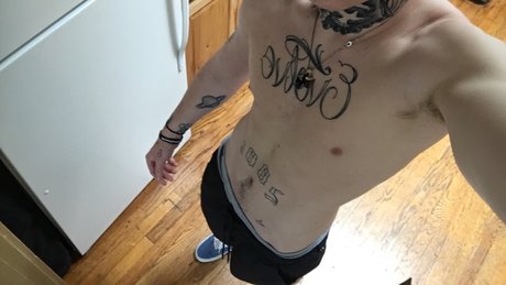 Foto di nudo di fuga di OnlyFans di Prettydelinquents