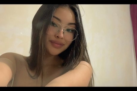 Foto di nudo di fuga di OnlyFans di Mmmelgtz