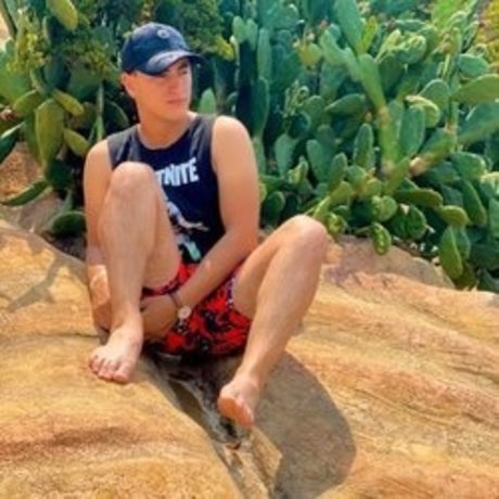 Foto di nudo di fuga di OnlyFans di Cristian Molina