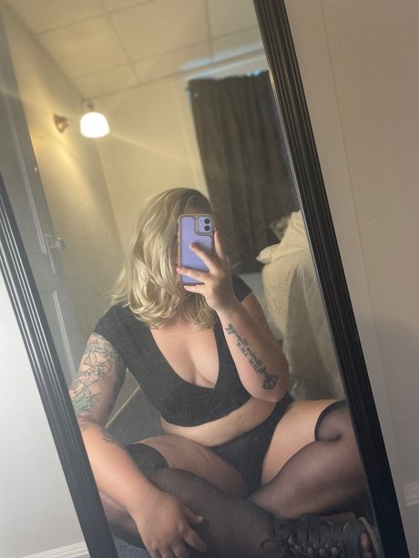 Foto di nudo di fuga di OnlyFans di Kat
