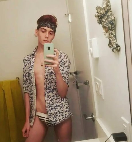 Foto di nudo di fuga di OnlyFans di Lukas Quinn
