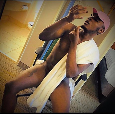 Foto di nudo di fuga di OnlyFans di Pornstar Jaee