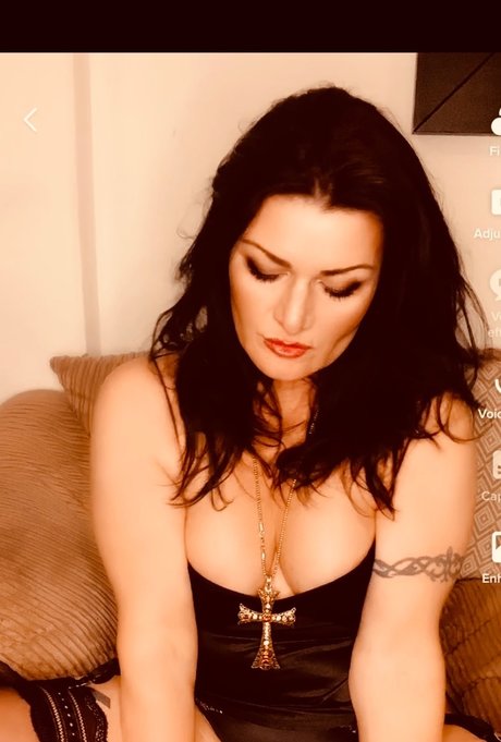 Foto di nudo di fuga di OnlyFans di The Cleo Show