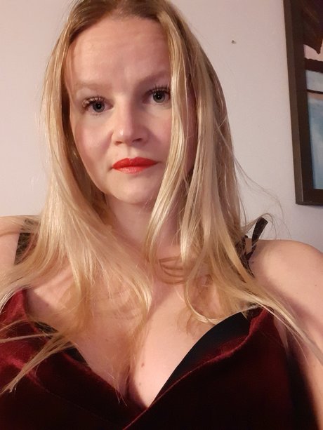 Foto di nudo di fuga di OnlyFans di Nightgirl85
