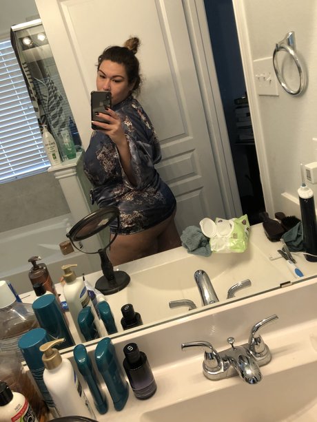 Foto di nudo di fuga di OnlyFans di Michelle Flo