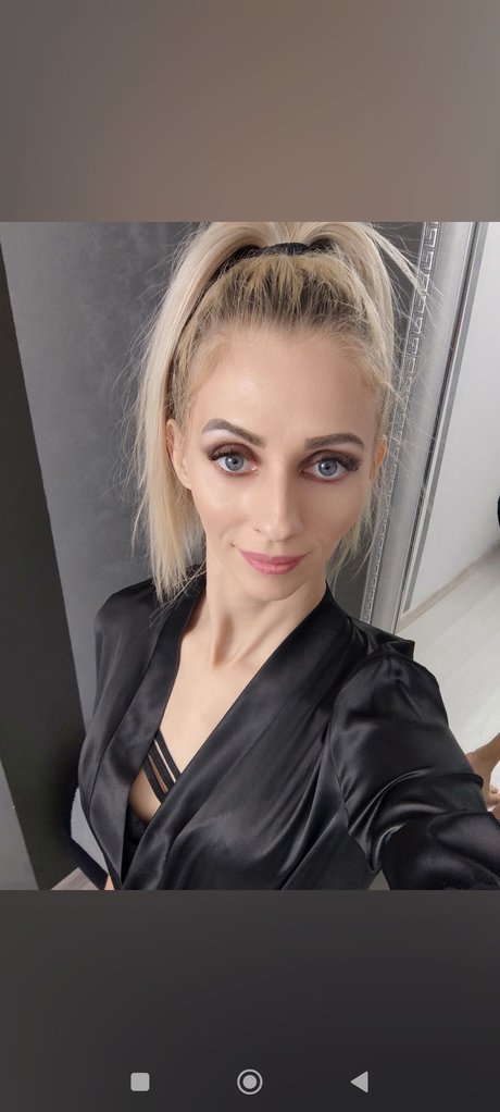 Foto di nudo di fuga di OnlyFans di Deea