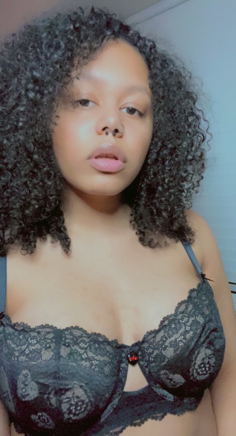 Foto di nudo di fuga di OnlyFans di Elise The Queen