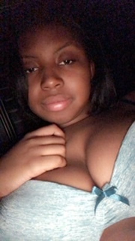 Foto di nudo di fuga di OnlyFans di Shala