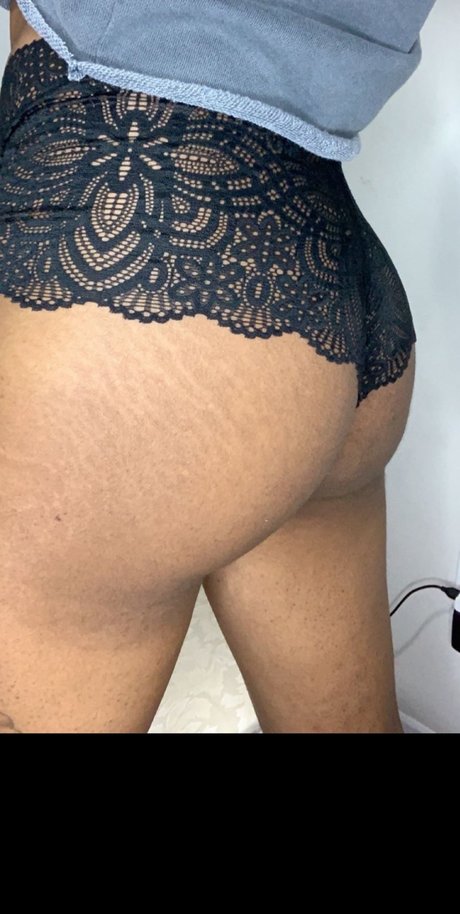 Foto di nudo di fuga di OnlyFans di Pretti Pink P