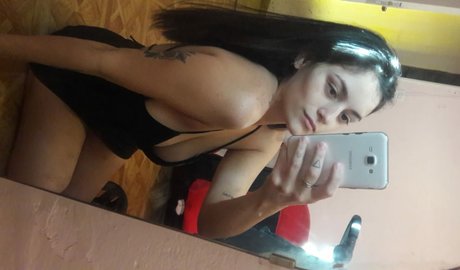 Foto di nudo di fuga di OnlyFans di Sol