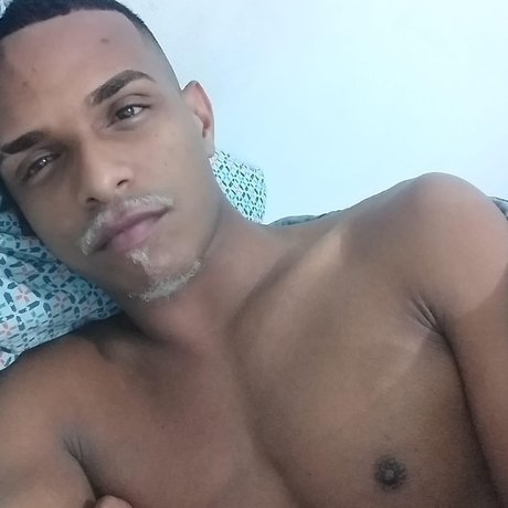 Foto di nudo di fuga di OnlyFans di Miguel Renato