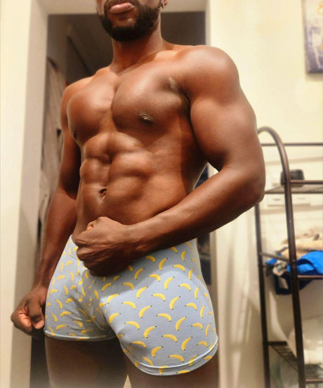 Foto di nudo di fuga di OnlyFans di Melaninja