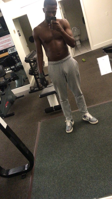 Foto di nudo di fuga di OnlyFans di Willie Long