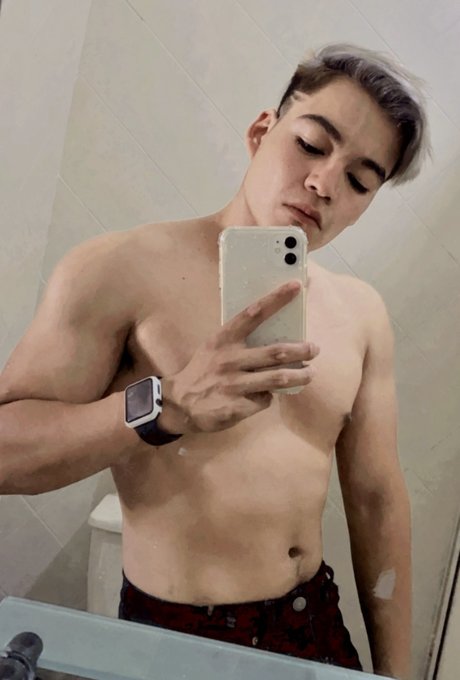 Foto di nudo di fuga di OnlyFans di Delton Welch