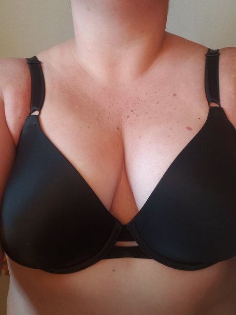 Foto di nudo di fuga di OnlyFans di Thicampampscarred
