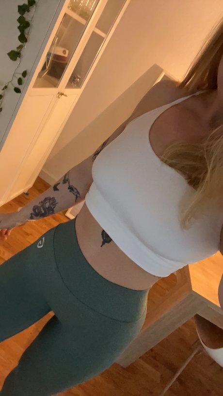 Foto di nudo di fuga di OnlyFans di Gym Babe