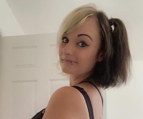 Foto di nudo di fuga di OnlyFans di Xlittlenickyx