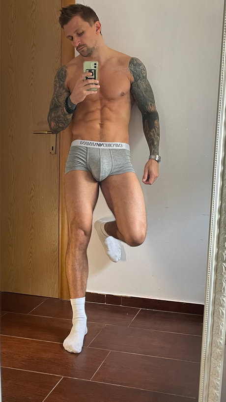 Foto di nudo di fuga di OnlyFans di Nuts Magazine