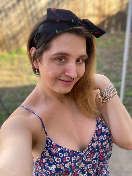 Foto di nudo di fuga di OnlyFans di Juniper Rose