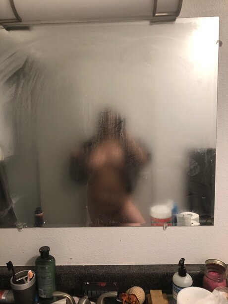 Foto di nudo di fuga di OnlyFans di Basil