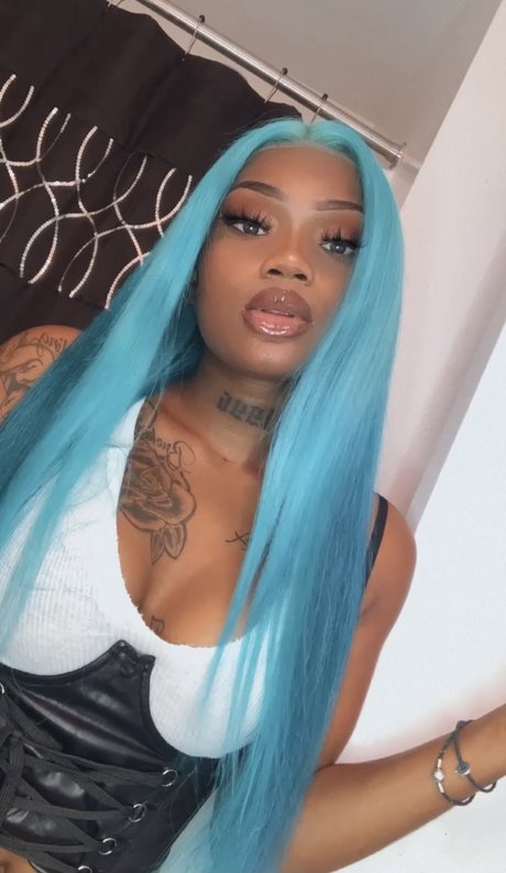 Foto di nudo di fuga di OnlyFans di Sydney Yvette Santiago