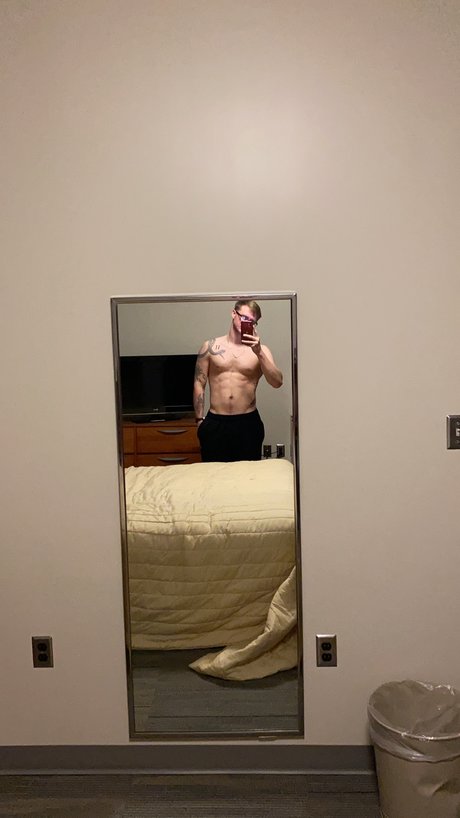 Foto di nudo di fuga di OnlyFans di Nate