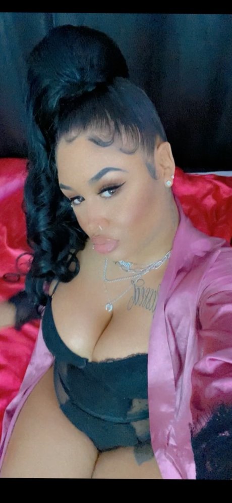 Foto di nudo di fuga di OnlyFans di Pretty Diamond