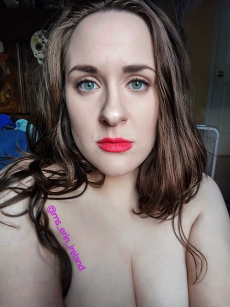 Foto di nudo di fuga di OnlyFans di Mistress Erin