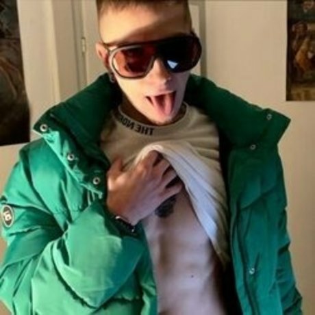 Foto di nudo di fuga di OnlyFans di Cyberbogv2